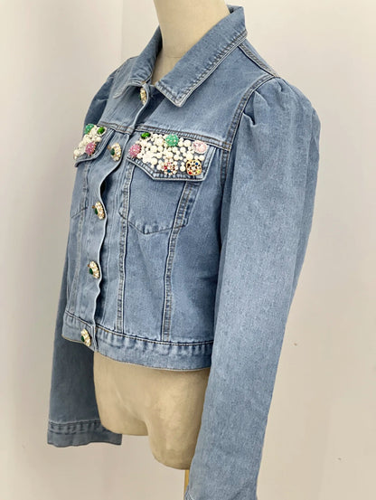 Jacheta denim albastra cu aplicatii stralucitoare si nasturi tip bijuterie - simpla / accesorizata manual