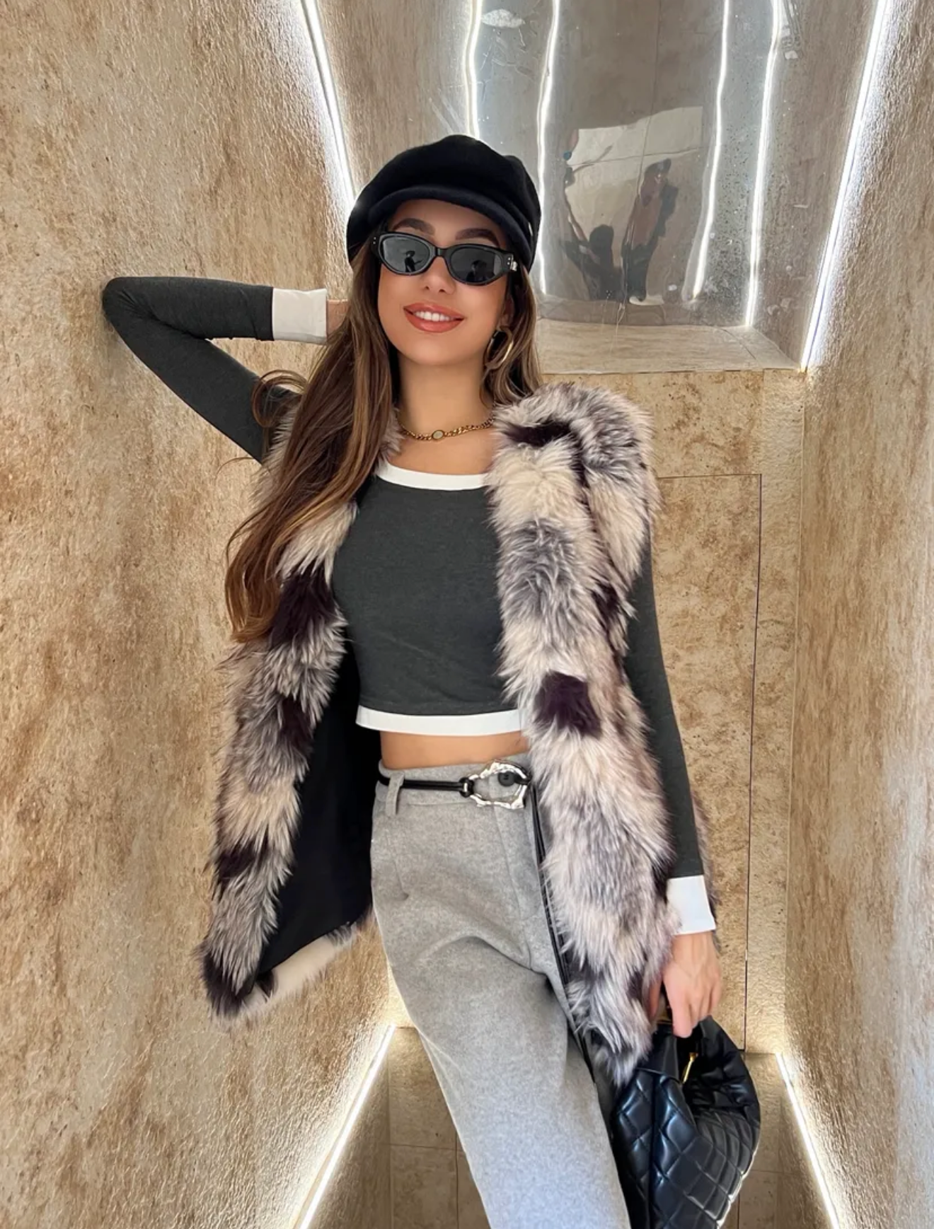 Vestă din Blană Artificială cu Imprimeu Grafic | Qarma