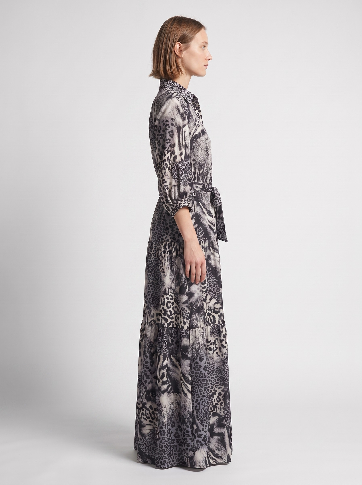 Rochie-Cămașă Arhitecturală cu Volane și Imprimeu Animal Print Alb-Gri (S-XL)