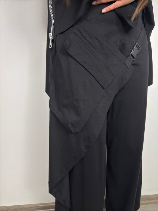 Pantaloni Dama – Jerse Negru cu Sort Asimetric