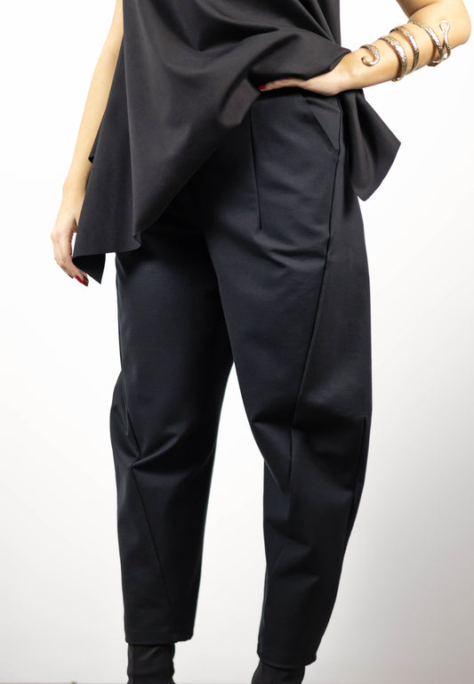 Pantaloni Dama – Croiala Conica cu Pliuri Arhitecturale