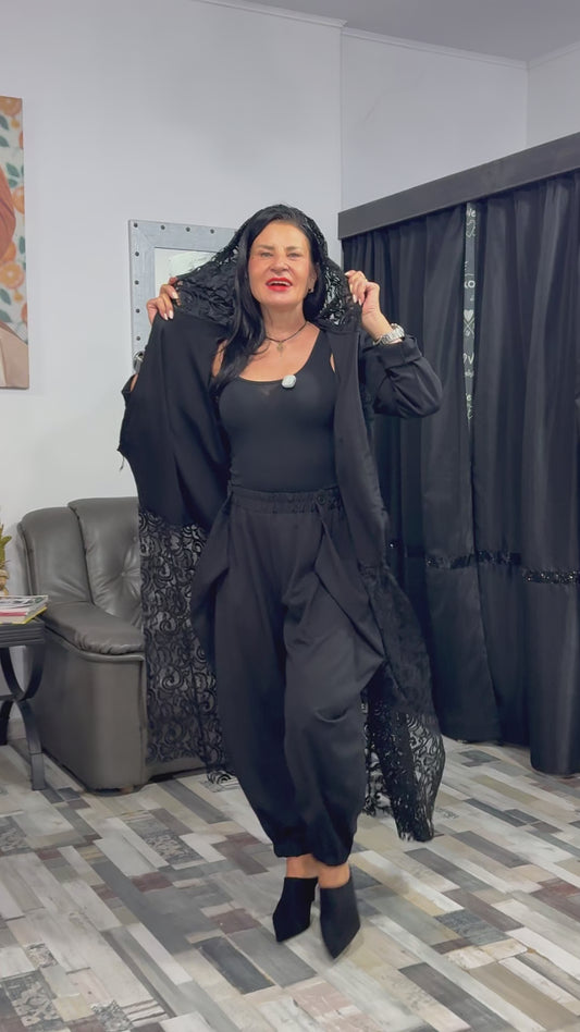 Cardigan Negru cu Glugă Texturată și Dantelă