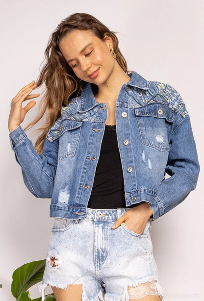Jacheta denim albastra scurta cu broderie - simpla / accesorizata manual