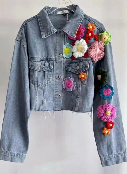 Jacheta din denim cu flori aplicate in relief